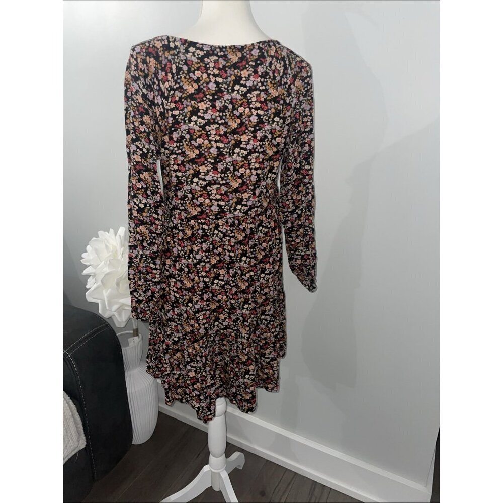 American Eagles Outfitters Beautiful Women Dress Floral Printed V Neck Size S - Picture 4 of 7